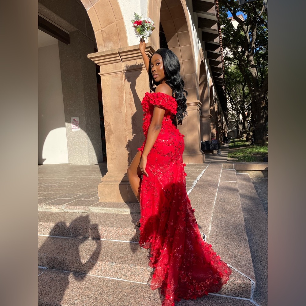 LADIVINE Red sparkly Prom Dress size 4